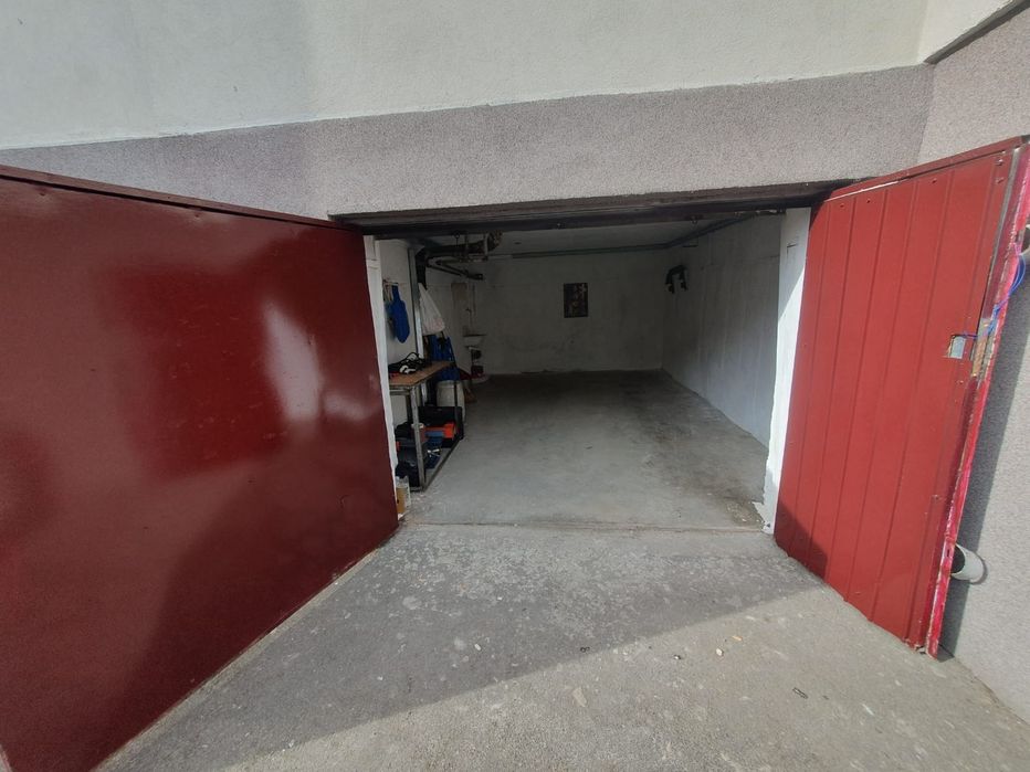 Garaj sub bloc..Str:Infrățirii nr8.