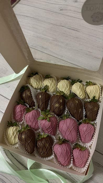 Клубника в шоколаде букет