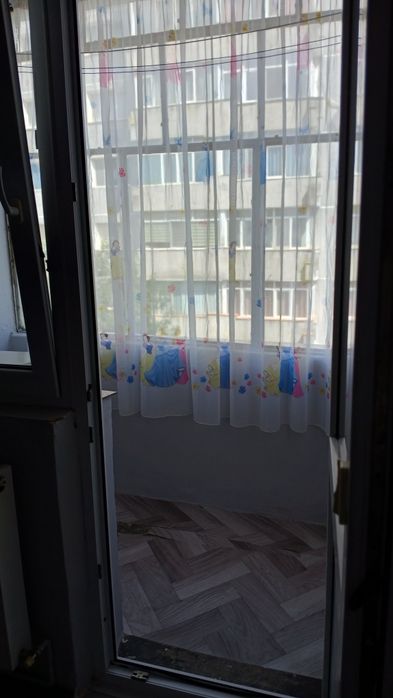 Închiriez apartament