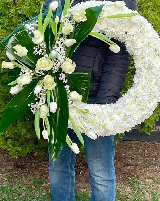 Coroana funerara jerbe cu flori naturale