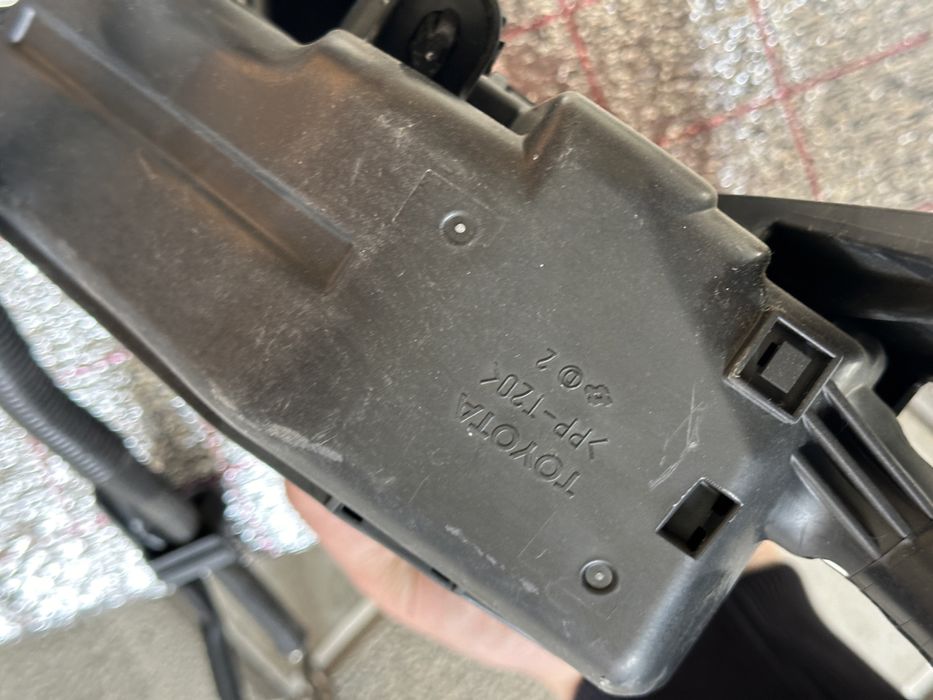 Продам блок предохранителей камри 40