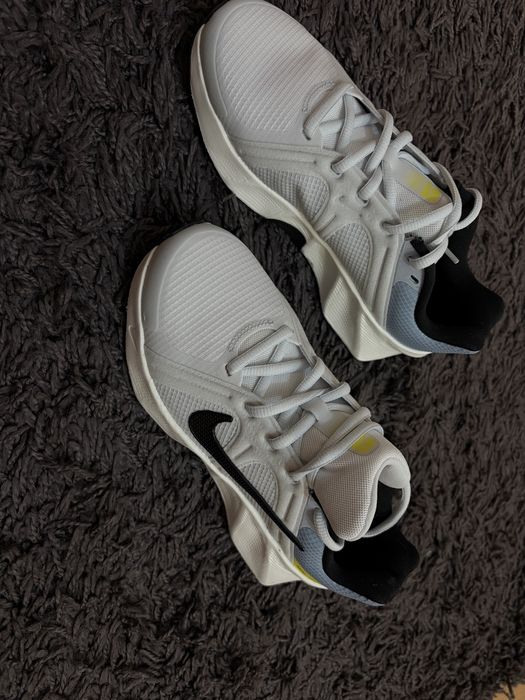 Adidasi nike metro tek 38