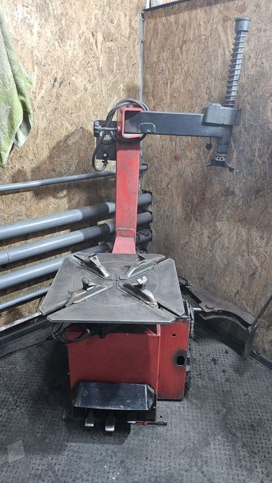 Продам шиномонтажный станок sivik 302