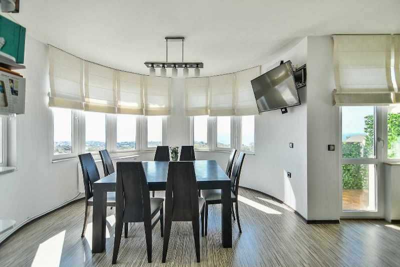 Продава се Тристаен апартамент в Варна, м-т Траката - 110 кв.м за 1937 €/кв.м - Снимка #1