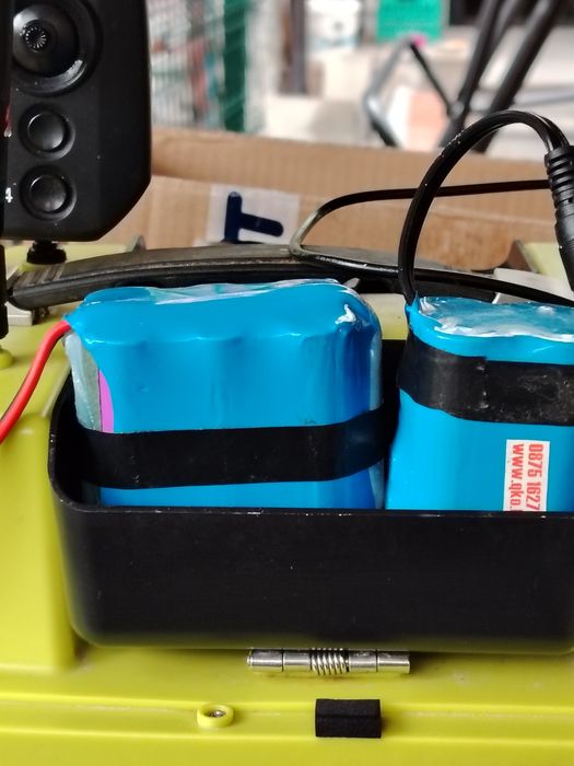 Лодка за захранка D19