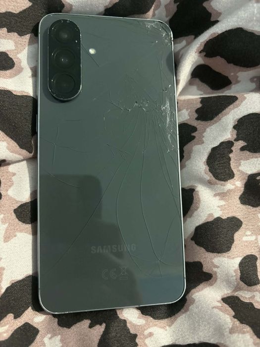 Schimb Samsung Galaxy A56 5G 2025 cu iPhone. Astept oferte.