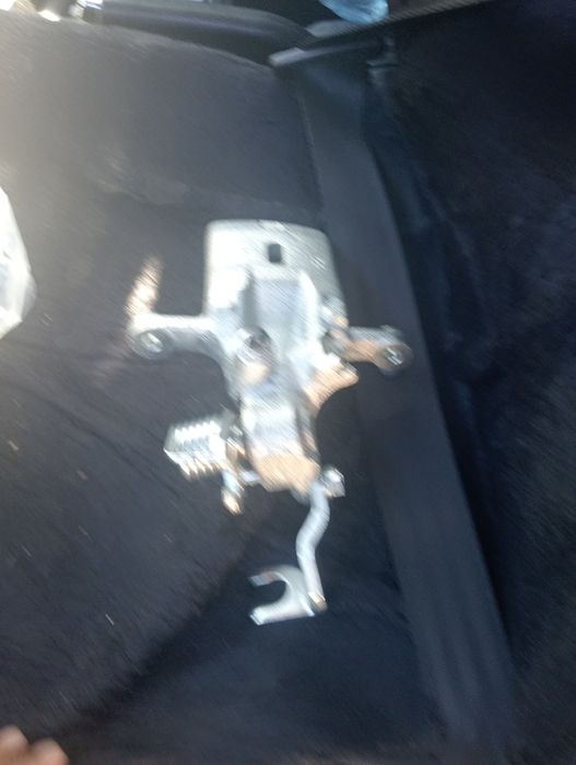 Тормозной суппорт Ниссан максима А33