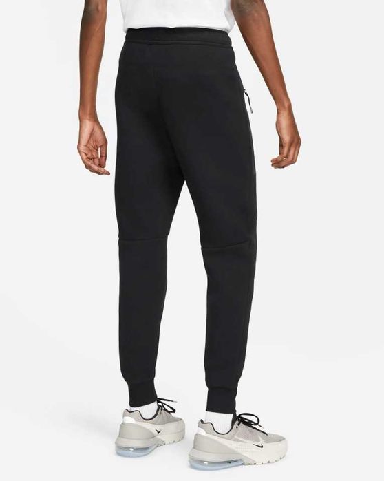 Оригинално долнище на Nike Tech! XXL