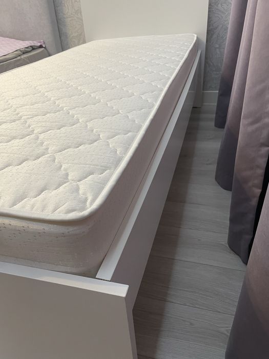 Продам кровать с матрасом 200х80см