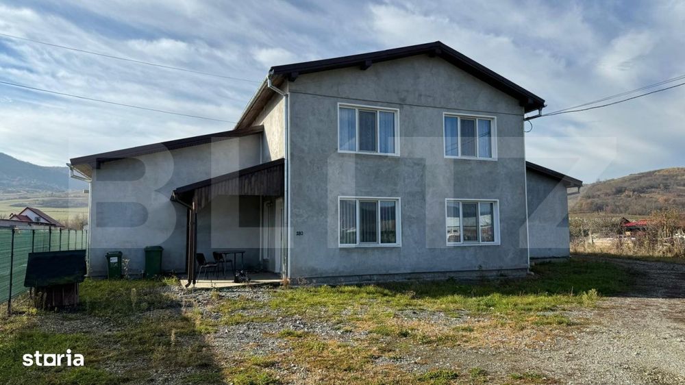 Afacere la cheie, casa de locuit si 28 ari de teren in Arcalia