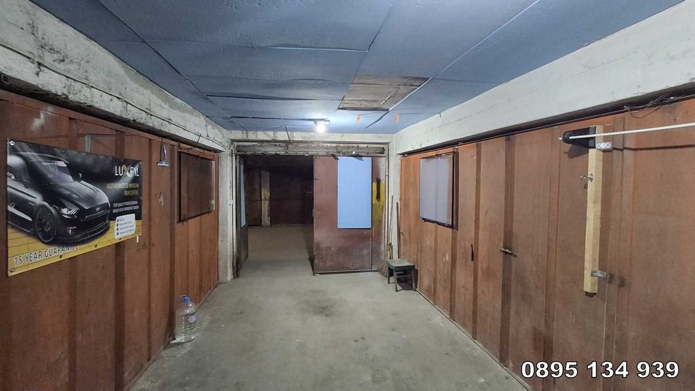 Гараж 18 кв.м под наем на ъгъла на Цар Освободител с хан Аспарух