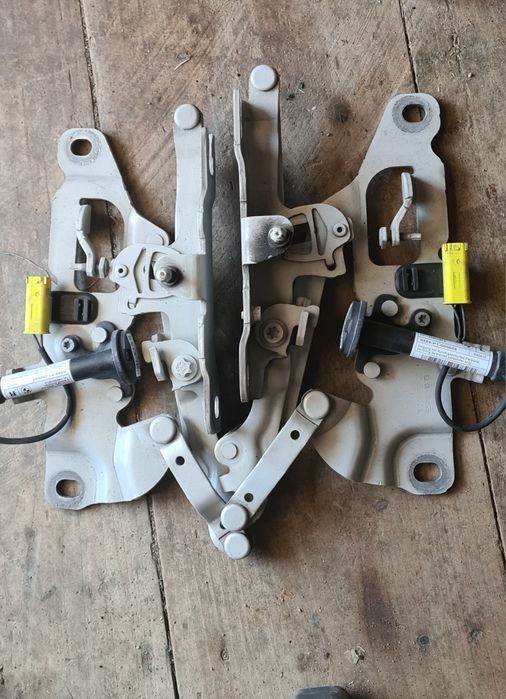 Balama capota protectie pieton bmw f10