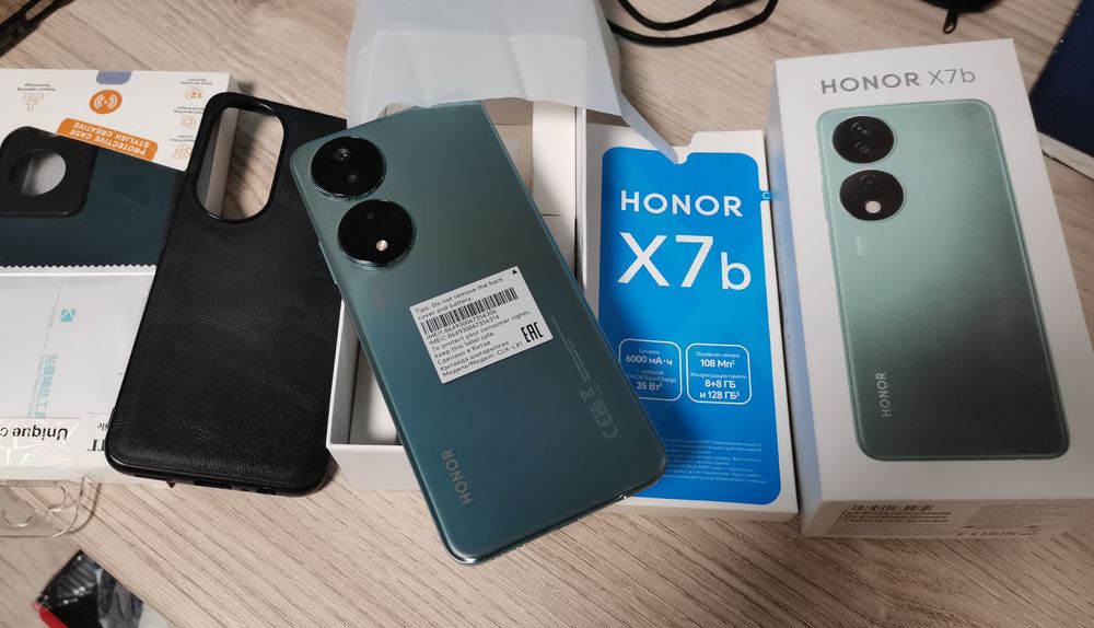 Продам смартфон Honor x 7 b