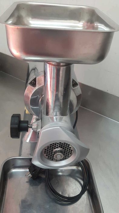 Професионална месомелачка FAMA