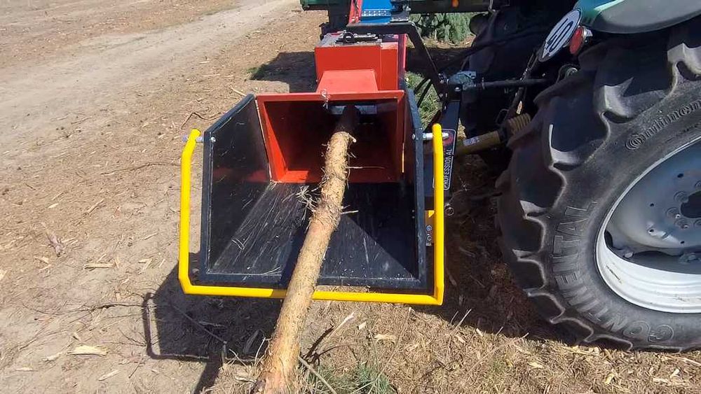 Tocator crengi RP200 cu banda si volanta