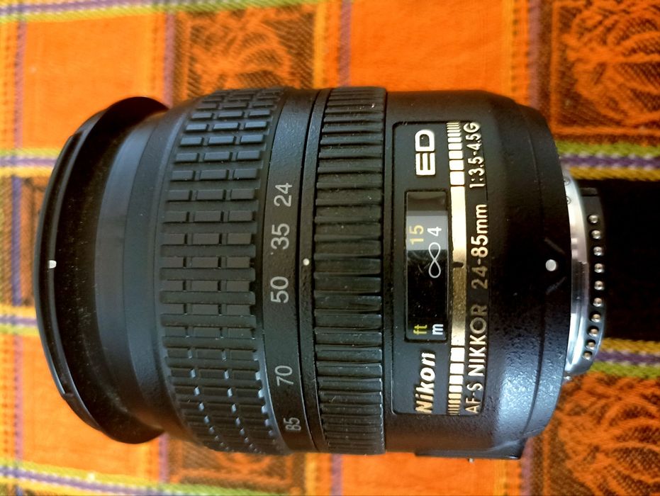 Цифровая зеркальная камера Nikon D200