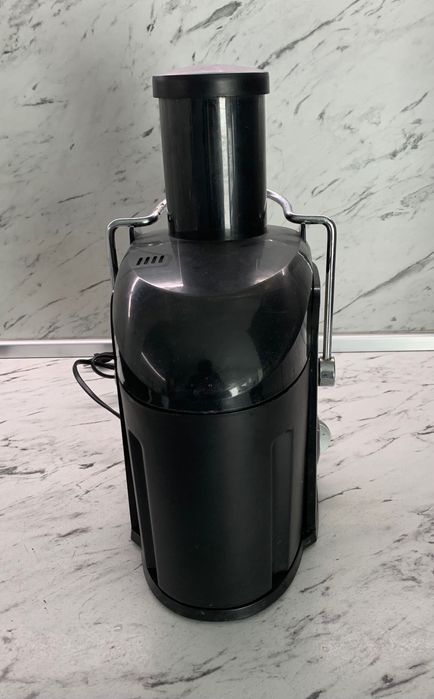 Продавам сокоизтисквачка