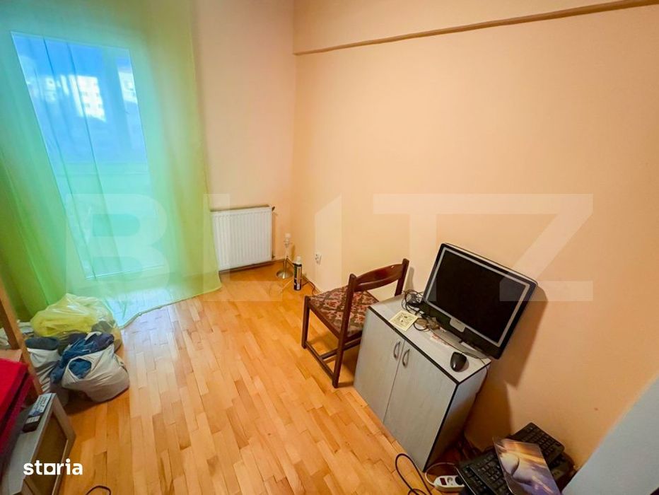 Apartament cu 4 camere, decomandat, zona Decebal