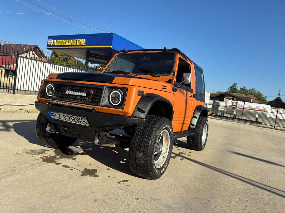 Suzuki samurai offroad