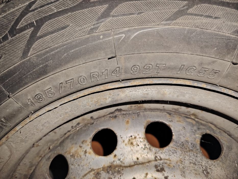 Зимние шины Yokohama с дисками 14//185/70