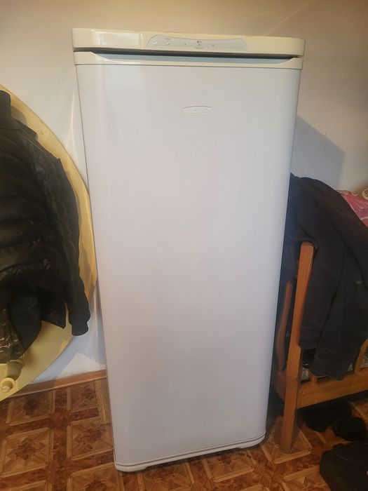 Продам морозильник не рабочем состояний