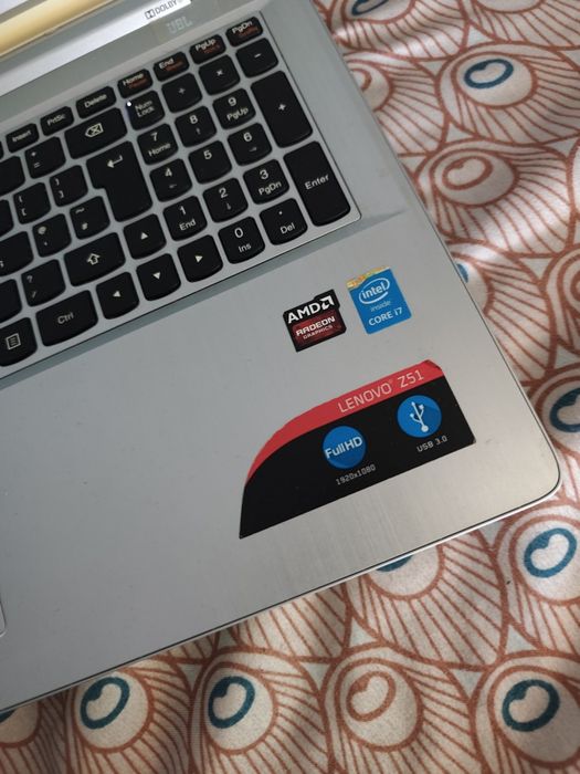Vând laptop Lenovo z51