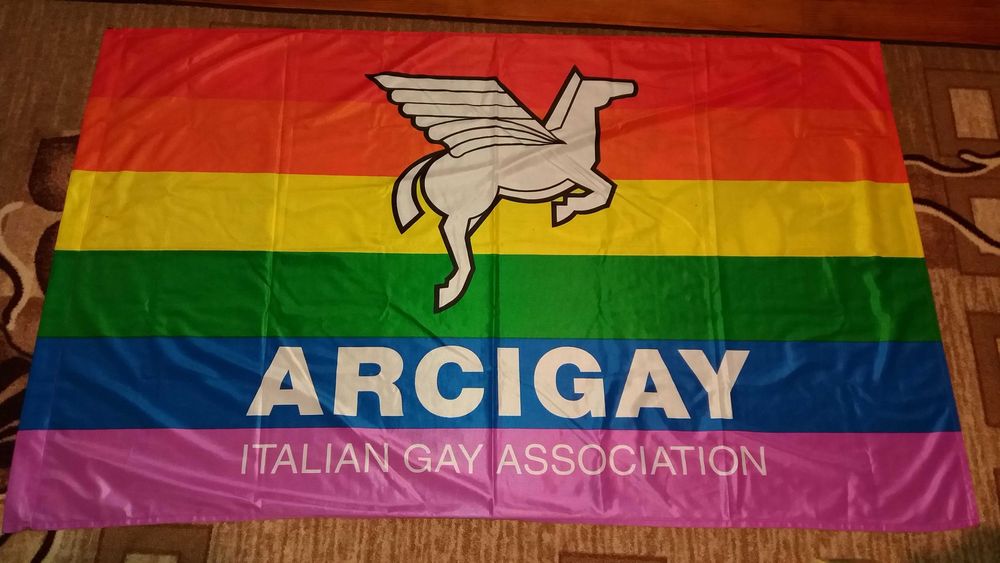 Знаме в цветовете на дъгата