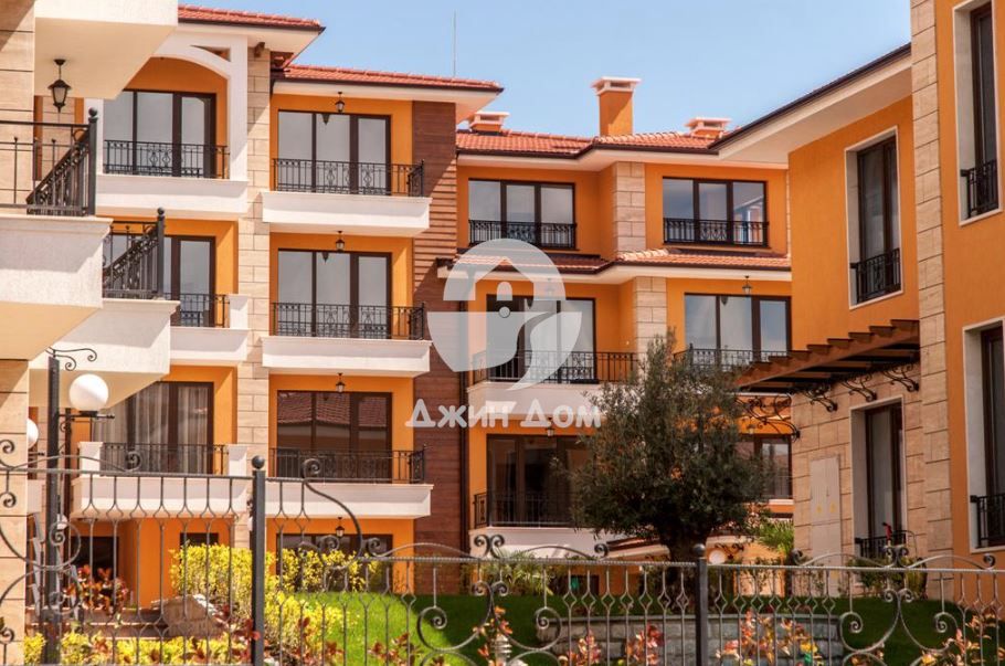 Продава се Двустаен апартамент в к.к. Слънчев бряг - 65 кв.м за 1524 €/кв.м - Снимка #8