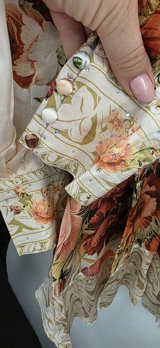 Нова копринена рокля Camilla