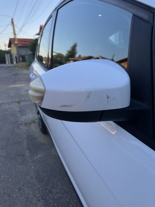 Ford C-MAX 1.6 Benzină 125 CP – mașină de familie, întreținută, folosită ca a doua mașină