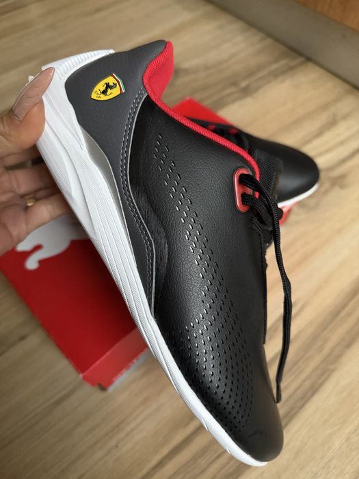 Чисто кови оригинални два  цвята маратонки Puma Ferrari  ! 42,44 н