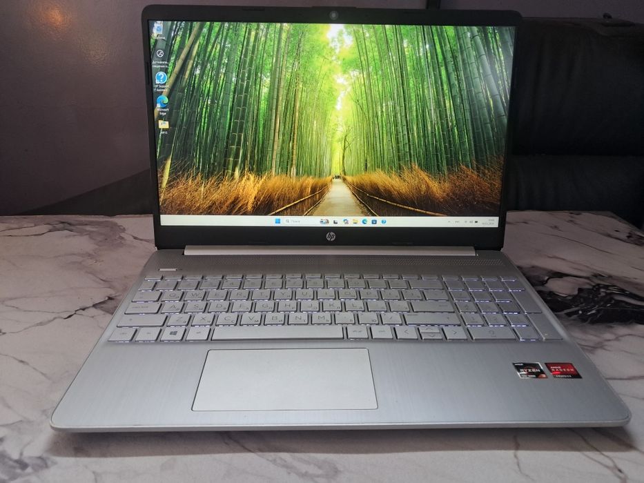 Офисный HP15, 4-ядерный Ryzen, 8 ОЗУ, 256 SSD