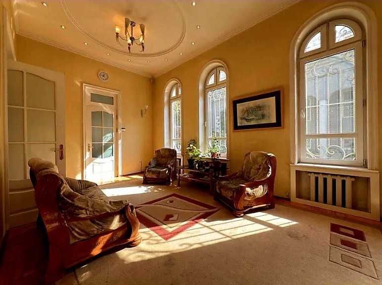 2 дома на Ивлева. 5.5 сот. Продажа участка