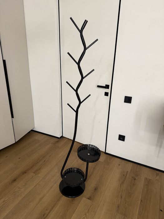 Продам вешалку для любых помещений