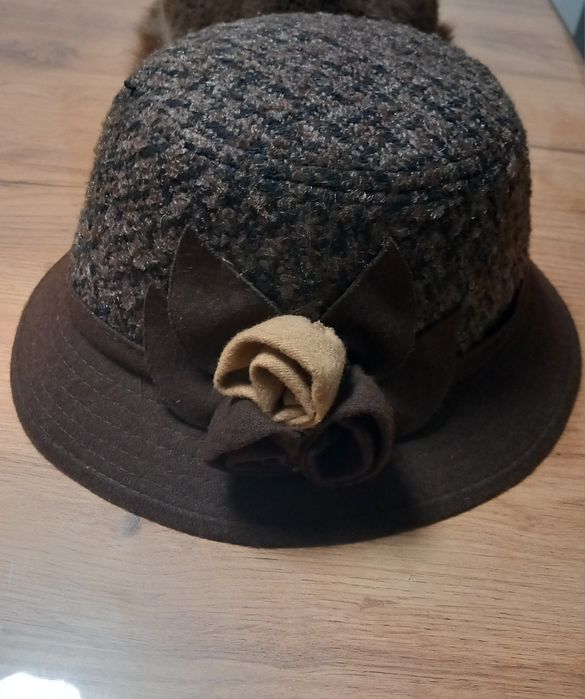 Palarie stofa si caciula blanita