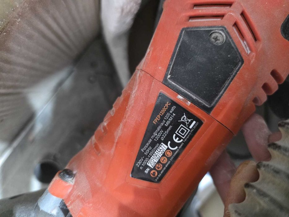 Șlefuitor de ipsos 1200 W 225 mm - Disc triunghiular DEFECT