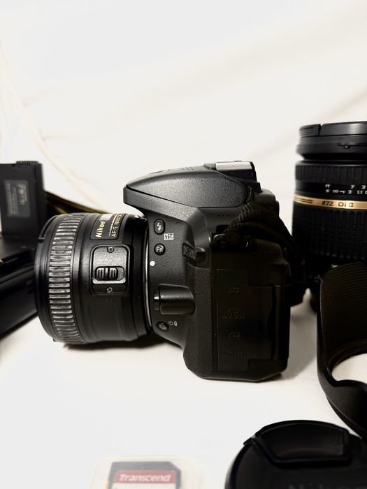 Nikon D5300 + 50mm 1.8G + Tamron 17-50 F2.8 +зарядно и грип