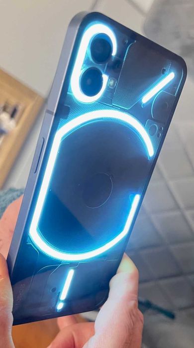 Nothing Phone (1) si Nothing Ear (1)