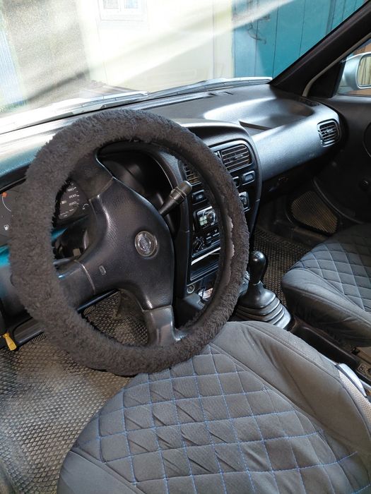 Продам  нисан  премьера  93 г