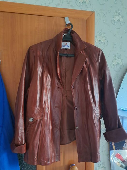 Продам кожаную куртку