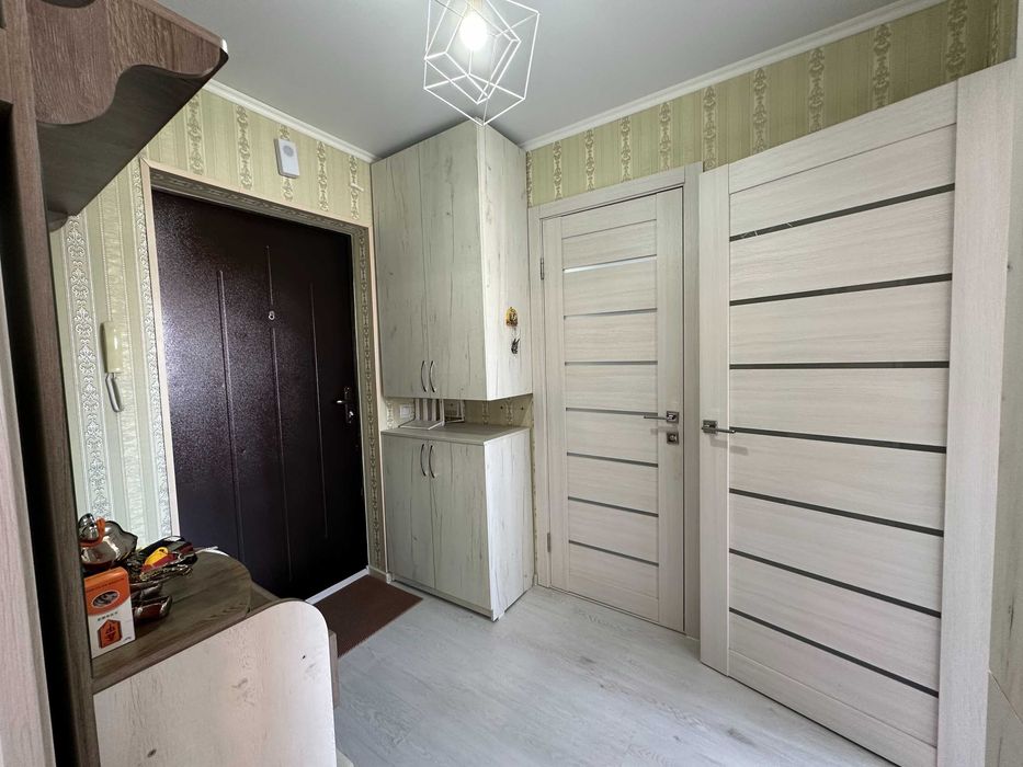 Продам 1 ком в мкр Аэропорт