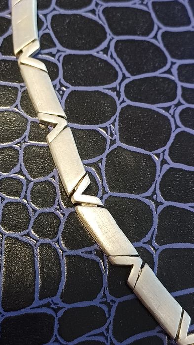 Frumos colier Argit masiv .