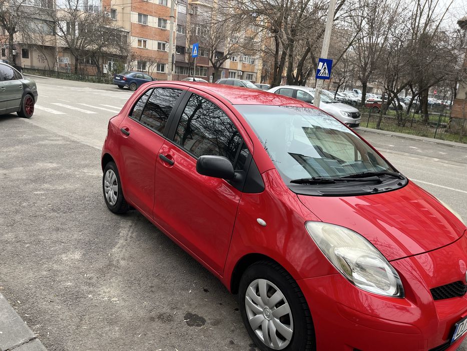 Toyota yaris noiembrie 2010