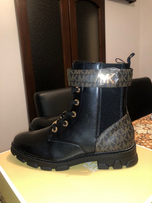 Ghete Michael Kors noi