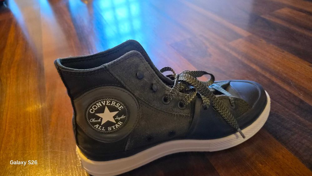 Tenesi Converse baieti