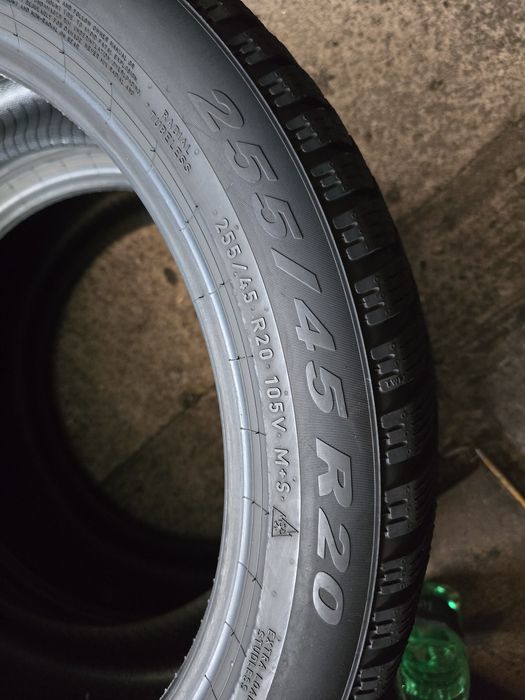 Pirelli 255/45 R20 105V MS iarnă
