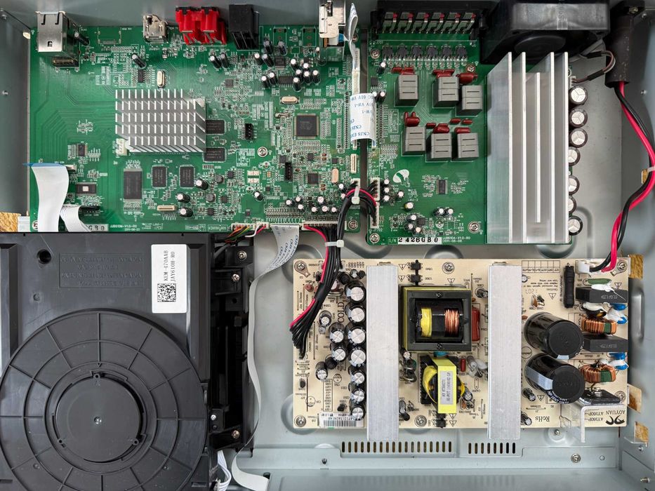 Amplificator-AV recivier,YAMAHA 5.1-USB,Blu-Ray,internet,telecomanda