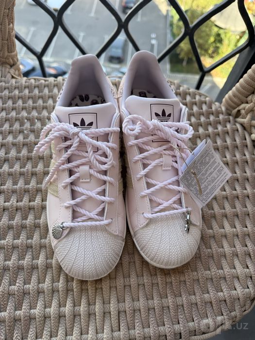 Кроссовки Adidas
