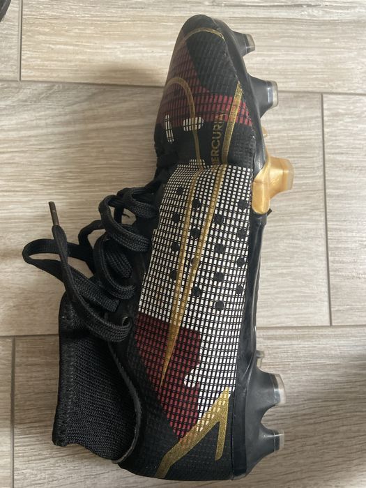 Бутсы найк меркуриал.