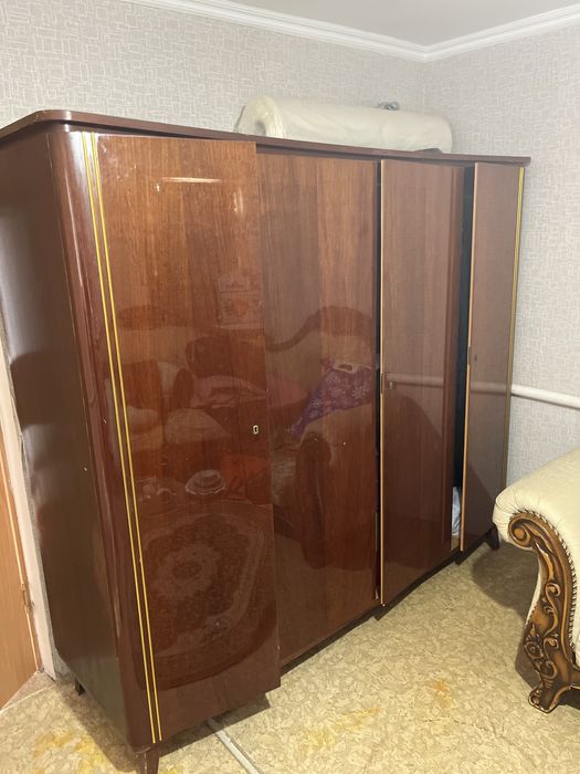 Продам советский шкаф